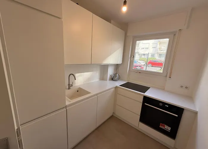 Frankfurt 4 B Grt Eg Apartamento